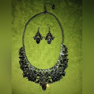 PAPARAZZI BLACK GLASS CRYSTAL STATEMENT NECKLACE W EARRINGS
